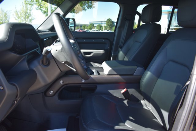 Used 2024 Land Rover Defender 110 X-Dynamic SE image 14
