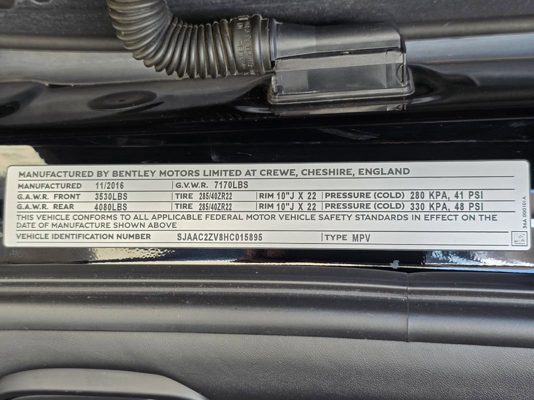 Used 2017 Bentley Bentayga image 46