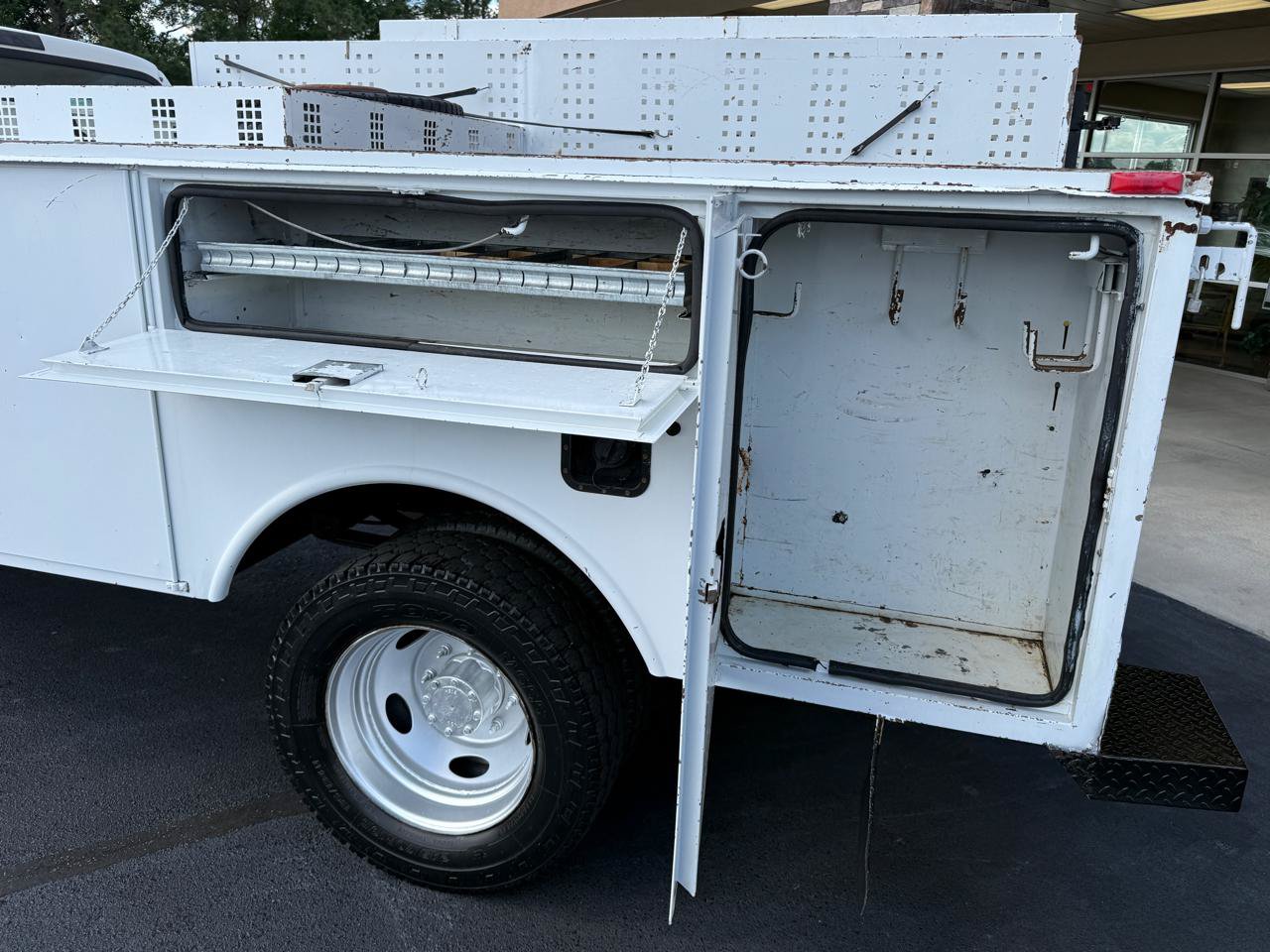 Used 2004 Ford F450 4x4 Regular Cab Super Duty image 11