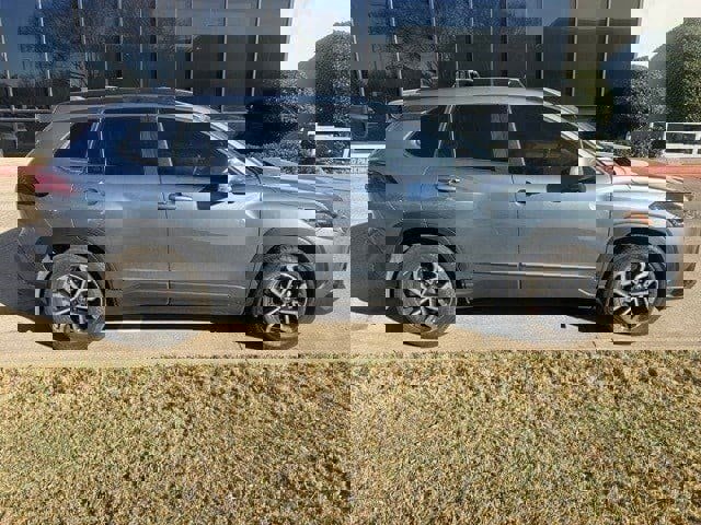 Certified 2024 Toyota Corolla Cross SE image 6