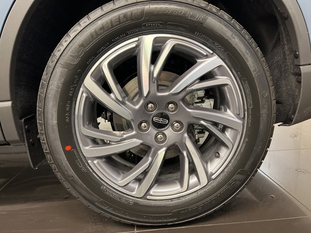 Used 2026 Lincoln Corsair Premiere image 7