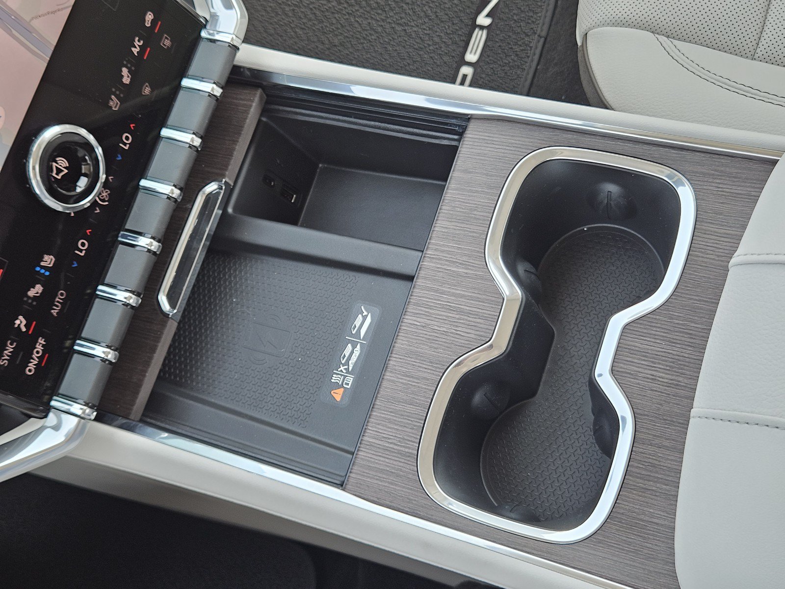 New 2027 GMC Acadia Denali FWD image 15