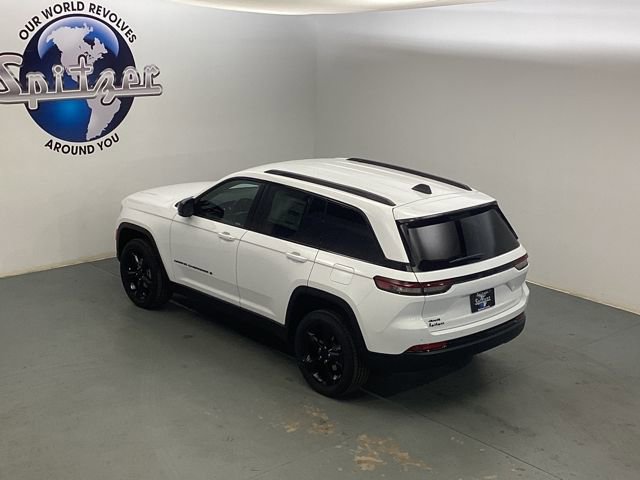 New 2025 Jeep Grand Cherokee Altitude image 14