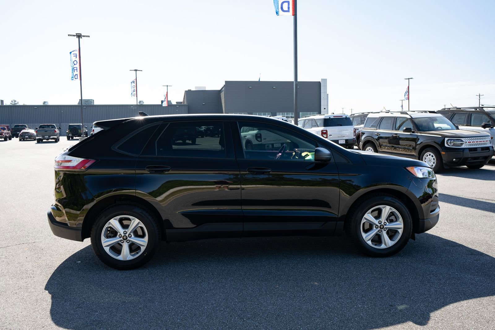 Used 2023 Ford Edge SE AWD/4WD image 11