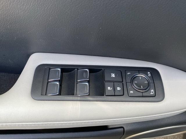 Used 2018 Lexus RX 350 AWD w/ Accessory Package image 16
