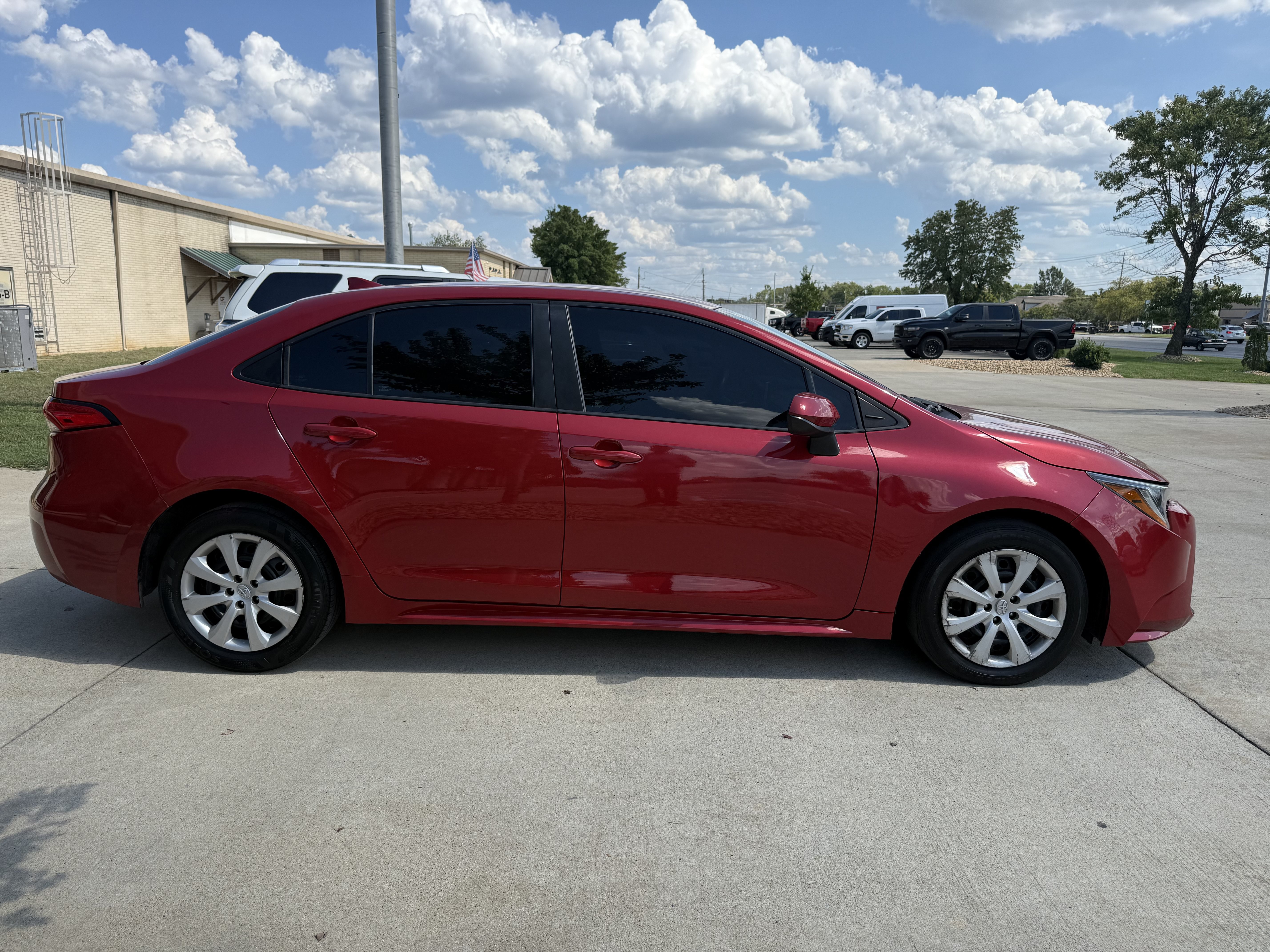 Used 2021 Toyota Corolla LE FWD image 8