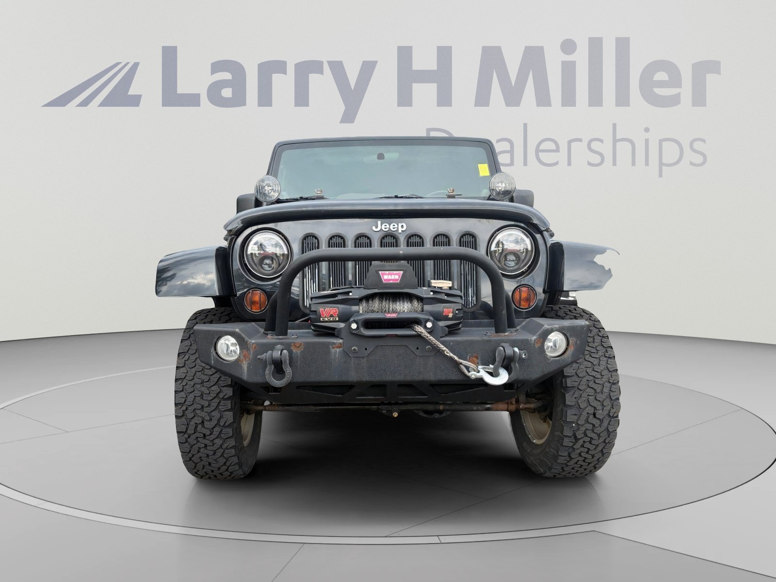Used 2011 Jeep Wrangler Unlimited Sahara w/ Connectivity Group AWD/4WD image 8