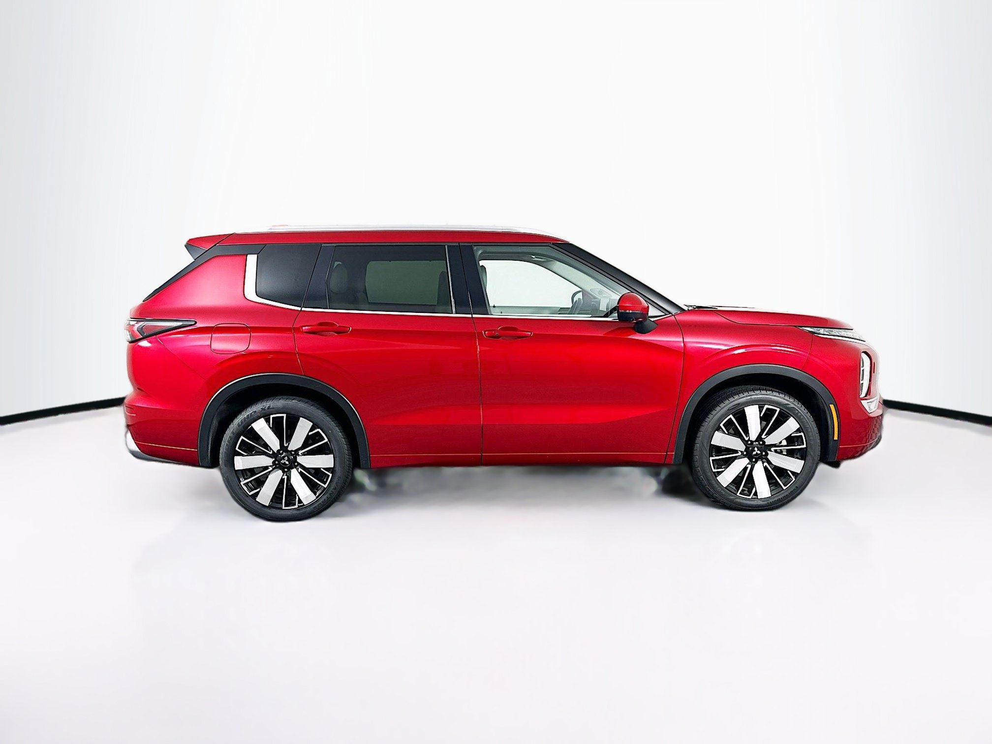 Used 2025 Mitsubishi Outlander SEL AWD/4WD image 10