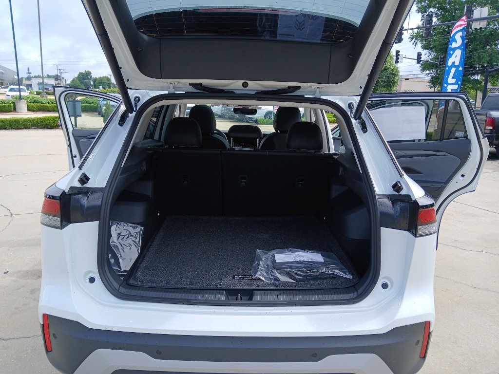 New 2026 Volkswagen Tiguan SE FWD image 21