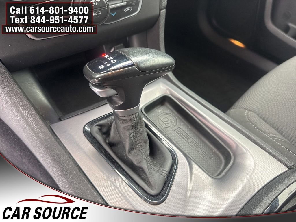 Used 2019 Dodge Charger SXT w/ Blacktop Package image 13