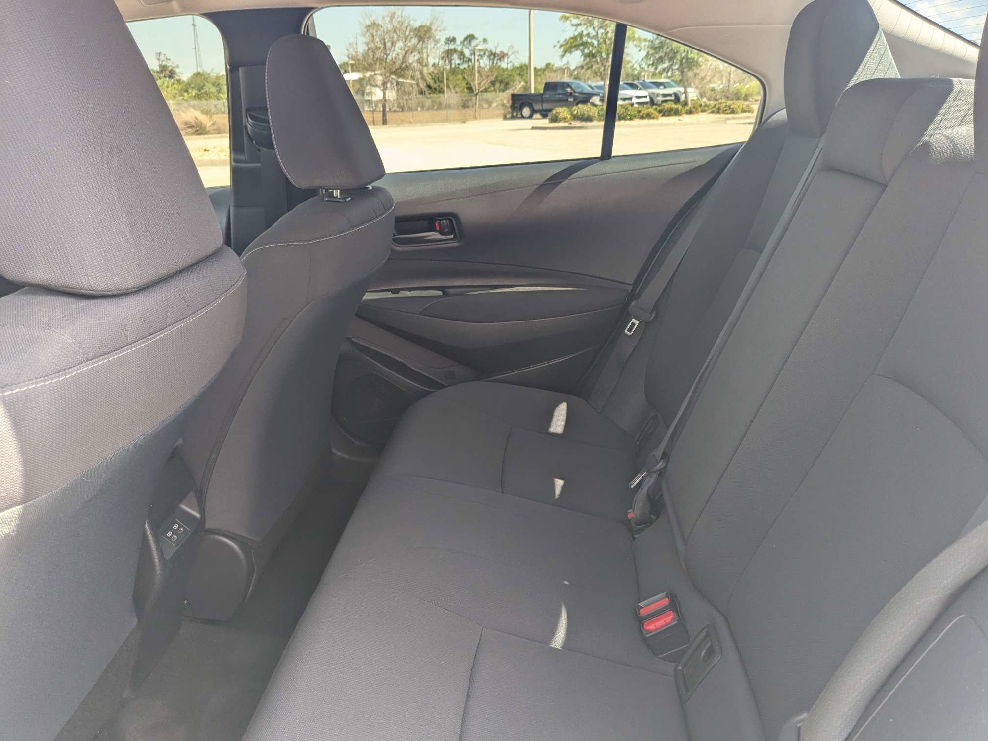 Used 2023 Toyota Corolla LE FWD image 15