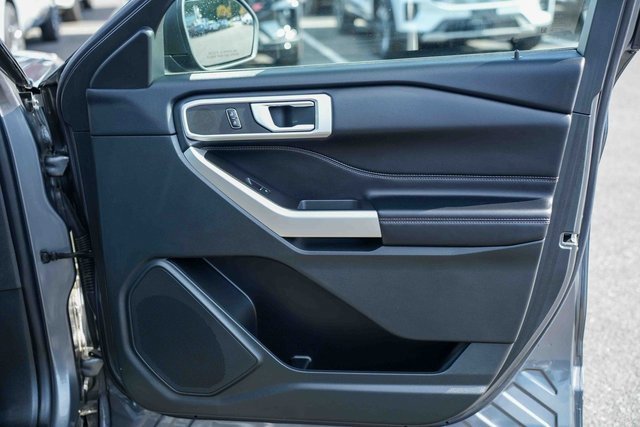 Used 2023 Ford Explorer XLT image 18