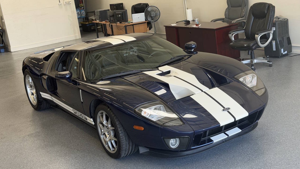 Used 2006 Ford GT RWD image 8