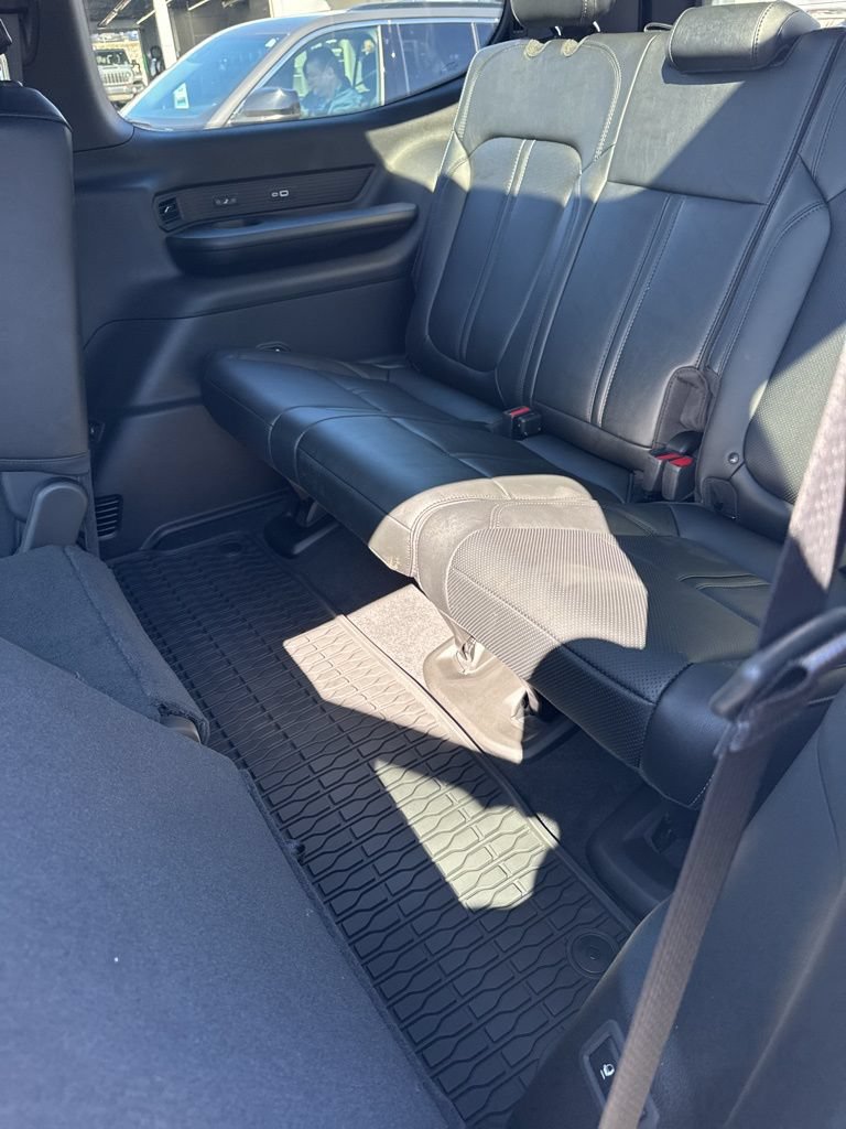 New 2026 Jeep Grand Wagoneer Limited AWD/4WD image 14