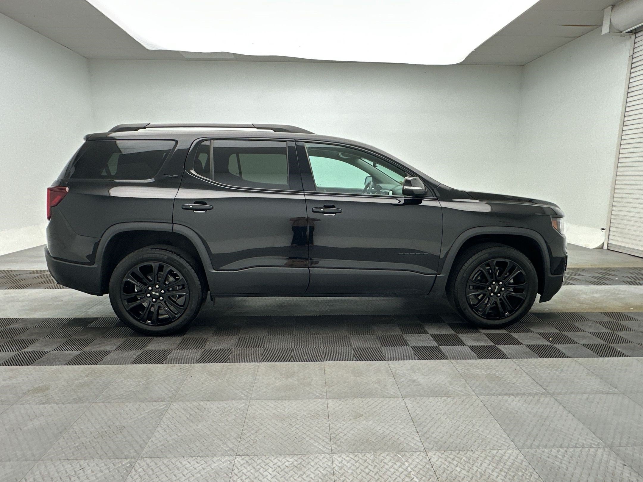 Certified 2022 GMC Acadia SLE w/ Driver Convenience Package AWD/4WD image 8