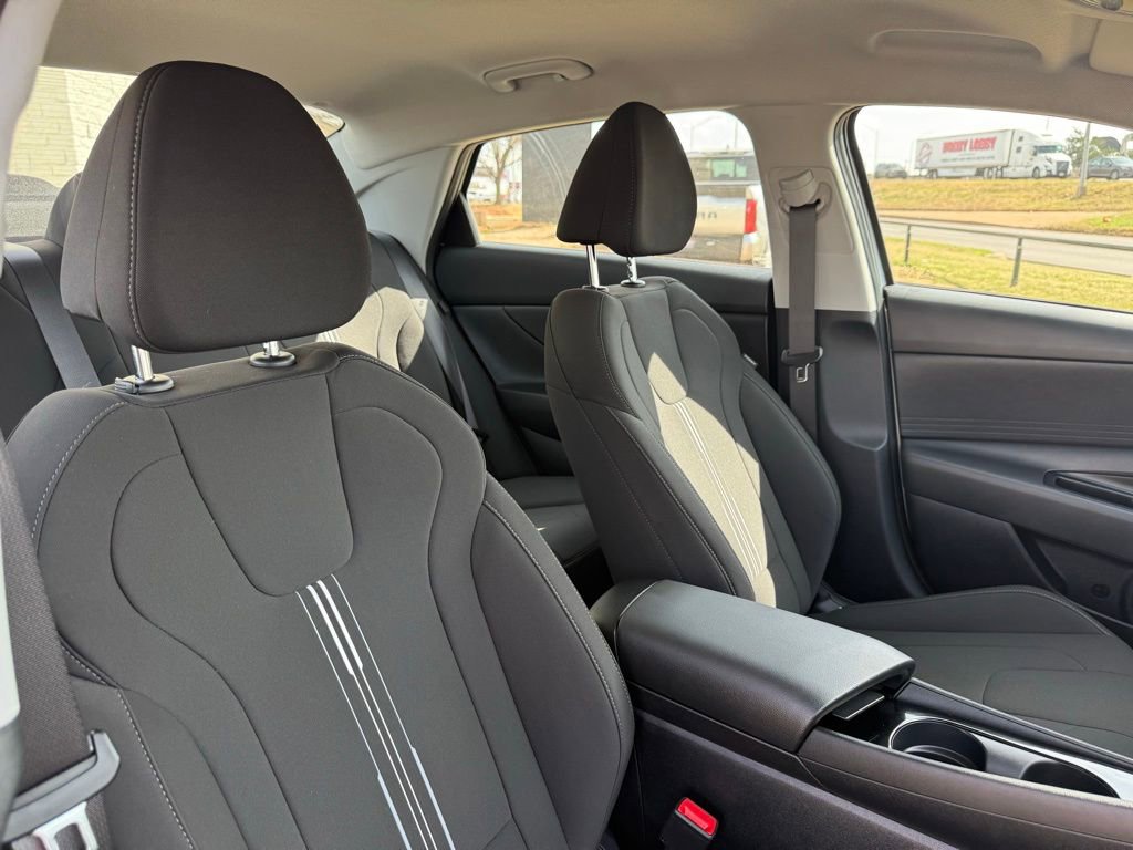 Used 2026 Hyundai Elantra Blue image 35