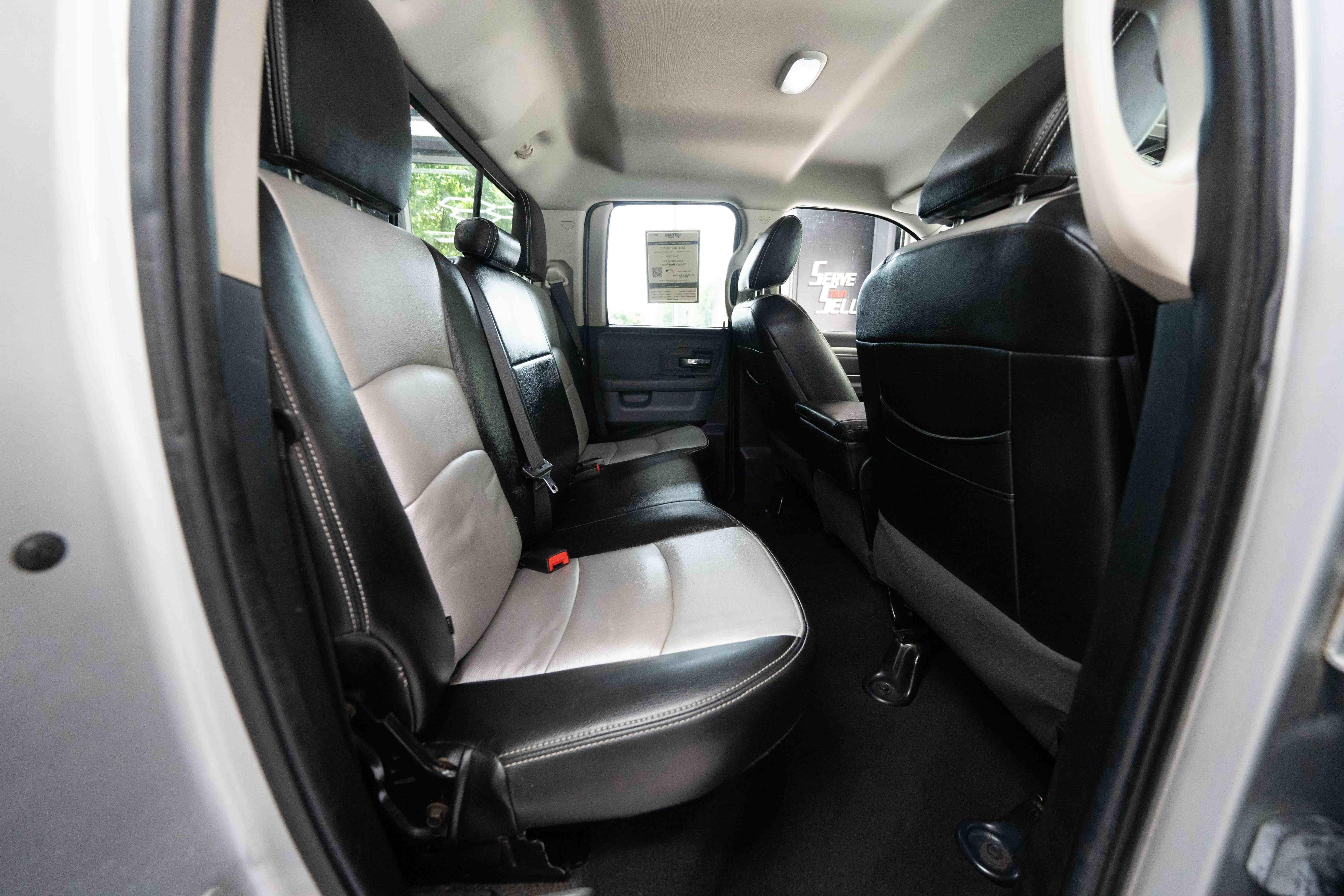 Used 2014 RAM 1500 Classic SLT AWD/4WD image 23