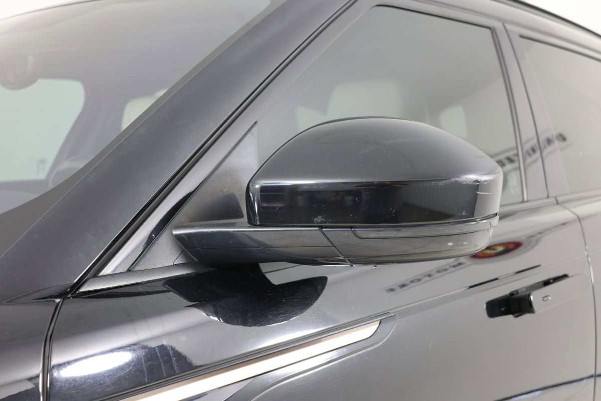 Used 2019 Land Rover Range Rover Velar R-Dynamic SE AWD/4WD image 46
