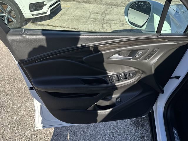 Used 2020 Buick Envision Essence image 22