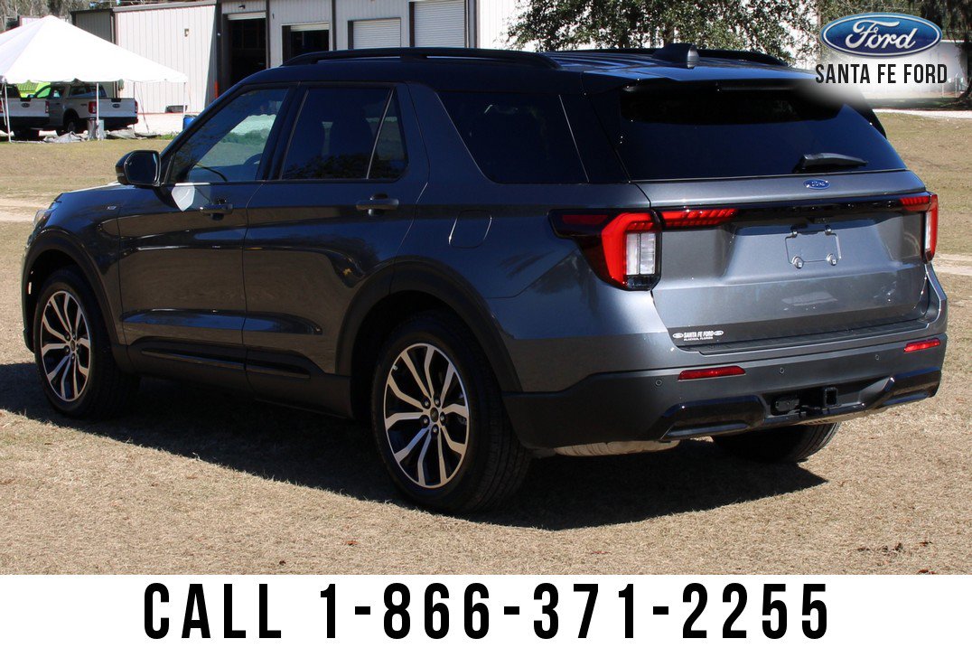 Used 2025 Ford Explorer ST-Line w/ Premium Package RWD image 6