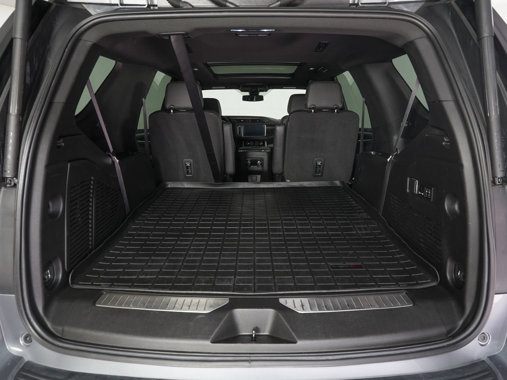 Used 2022 GMC Yukon Denali RWD image 11