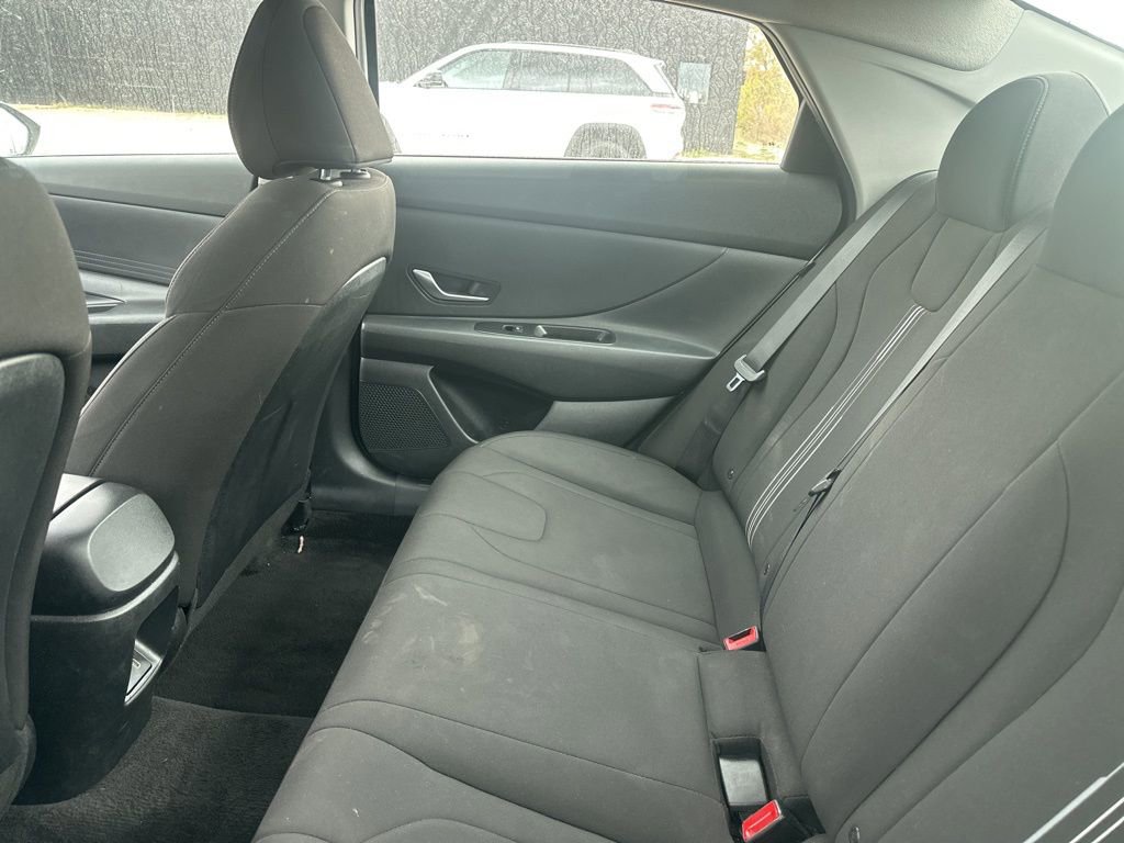 Used 2024 Hyundai Elantra SEL image 16