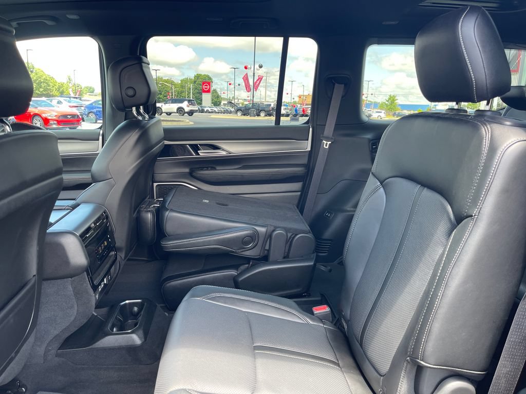 Used 2024 Jeep Wagoneer Series II AWD/4WD image 14