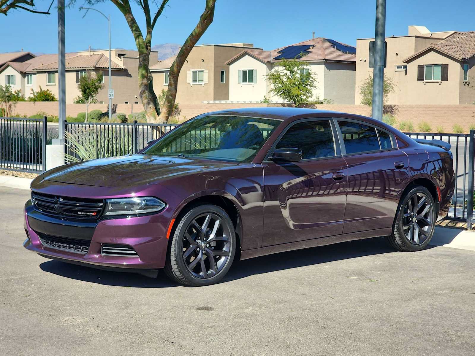 Used 2022 Dodge Charger SXT w/ Blacktop Package RWD image 4