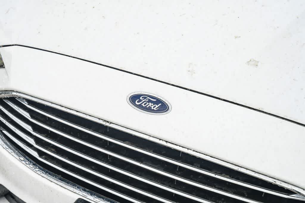 Used 2019 Ford Fusion SE FWD image 5