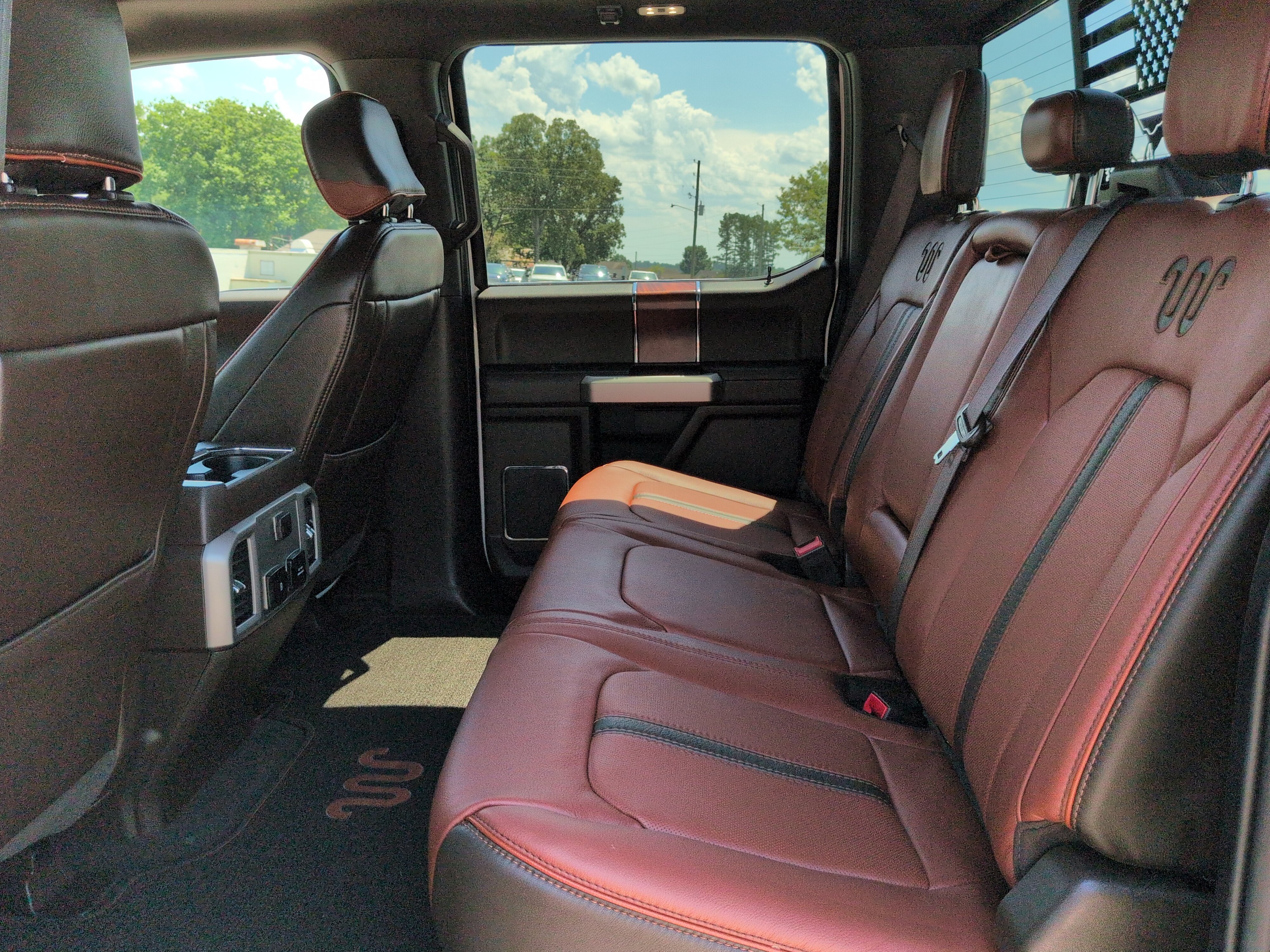 Used 2022 Ford F350 King Ranch w/ King Ranch Ultimate Package AWD/4WD image 12