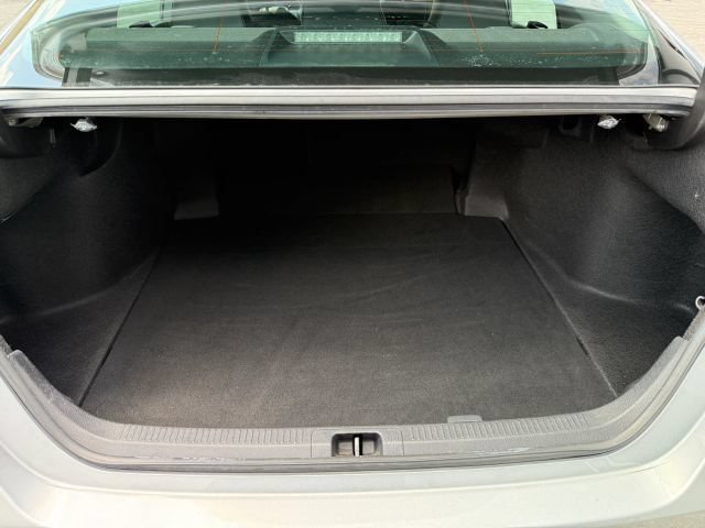 Used 2020 Toyota Camry SE FWD image 24