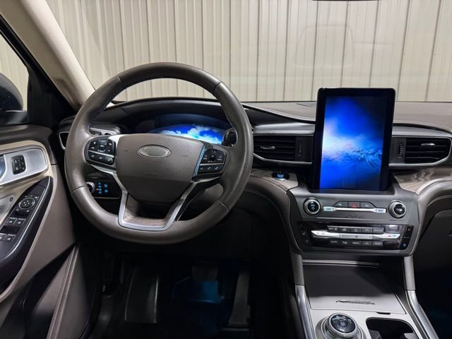 Used 2020 Ford Explorer Platinum w/ Premium Technology Package image 34