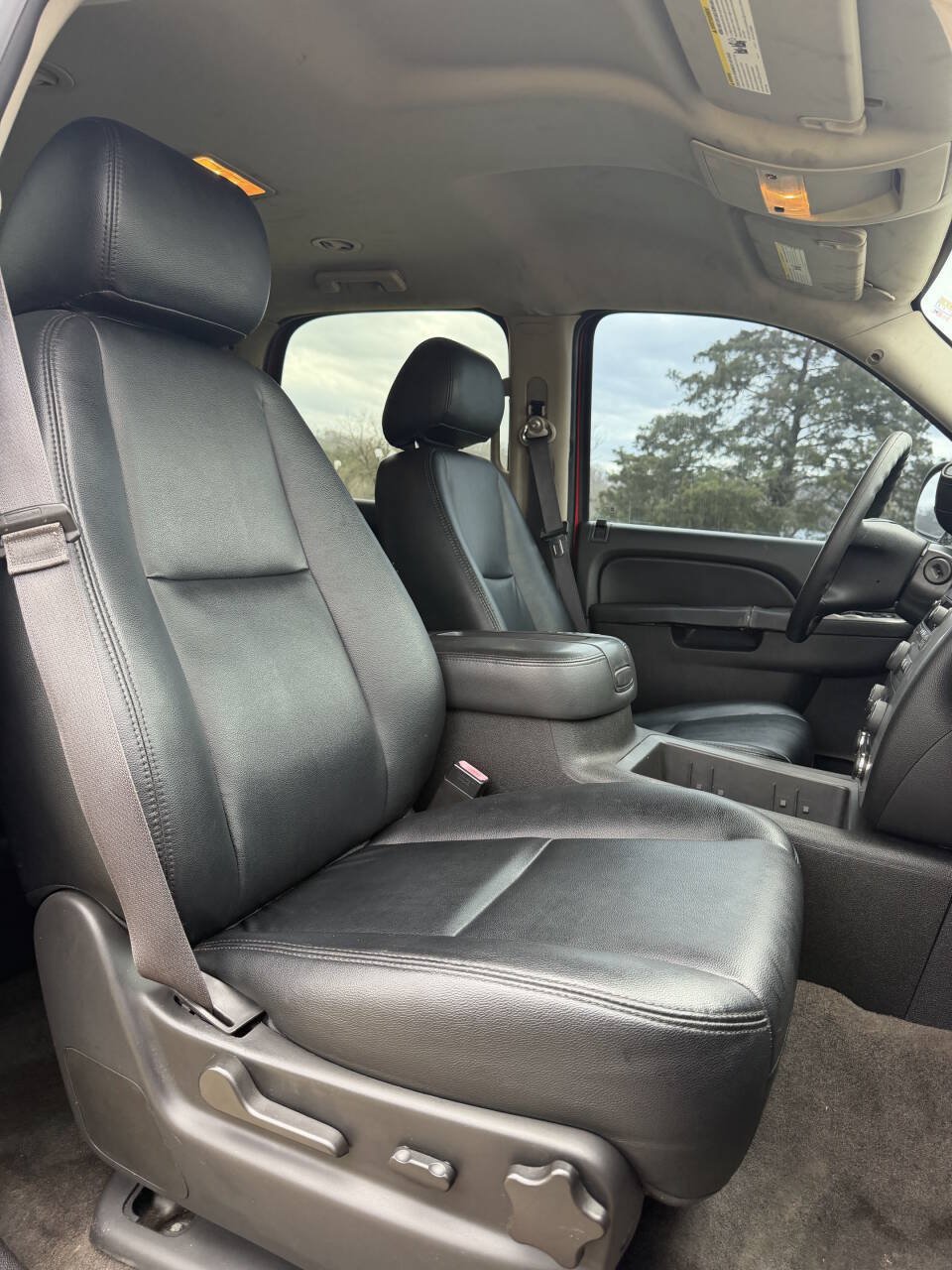 Used 2014 Chevrolet Tahoe 4WD w/ Skid Plate Package image 27