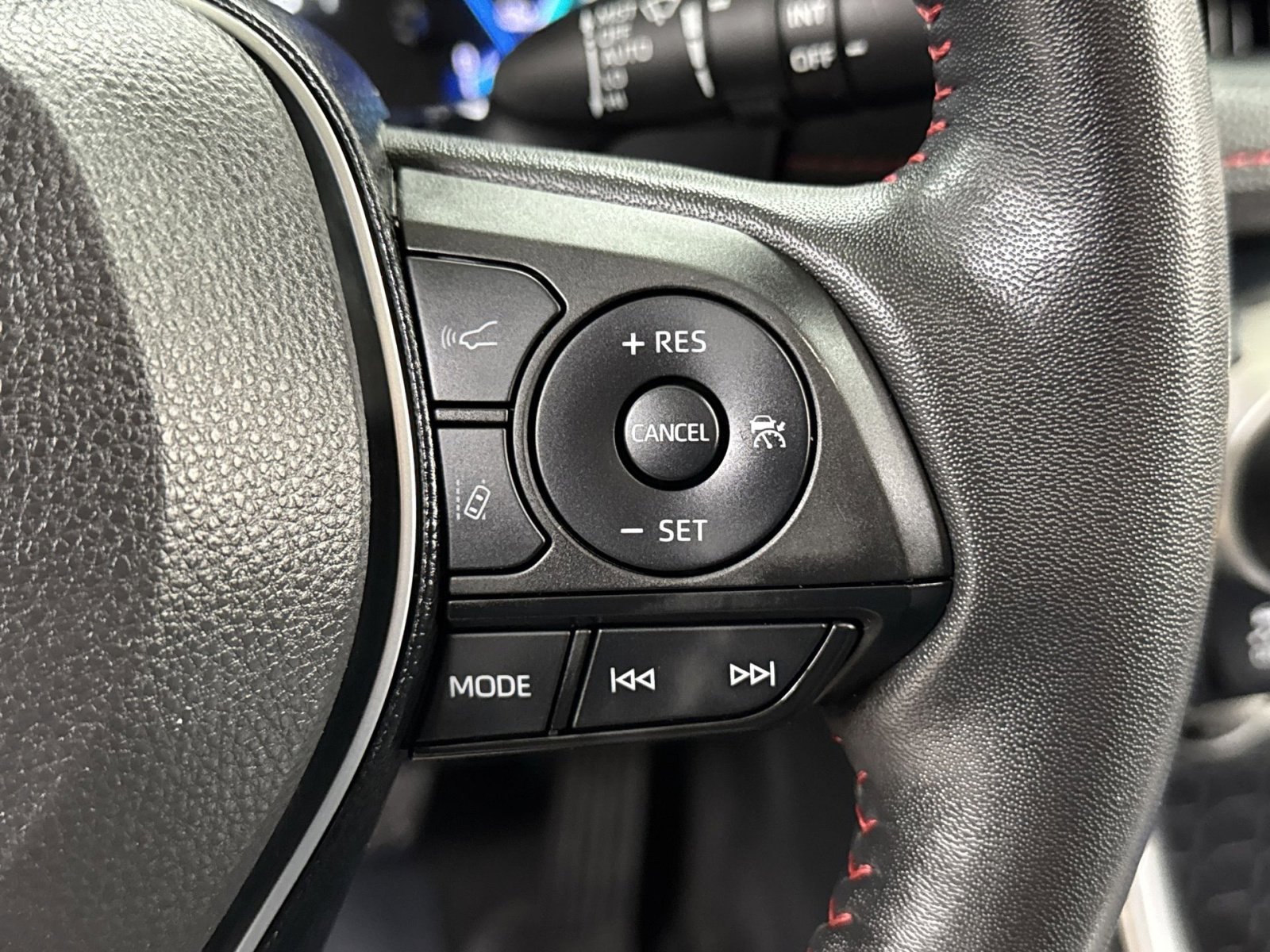 Used 2024 Toyota RAV4 SE image 37