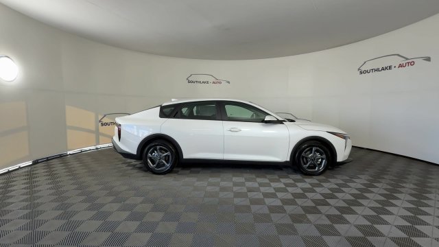New 2026 Kia K4 FWD image 9