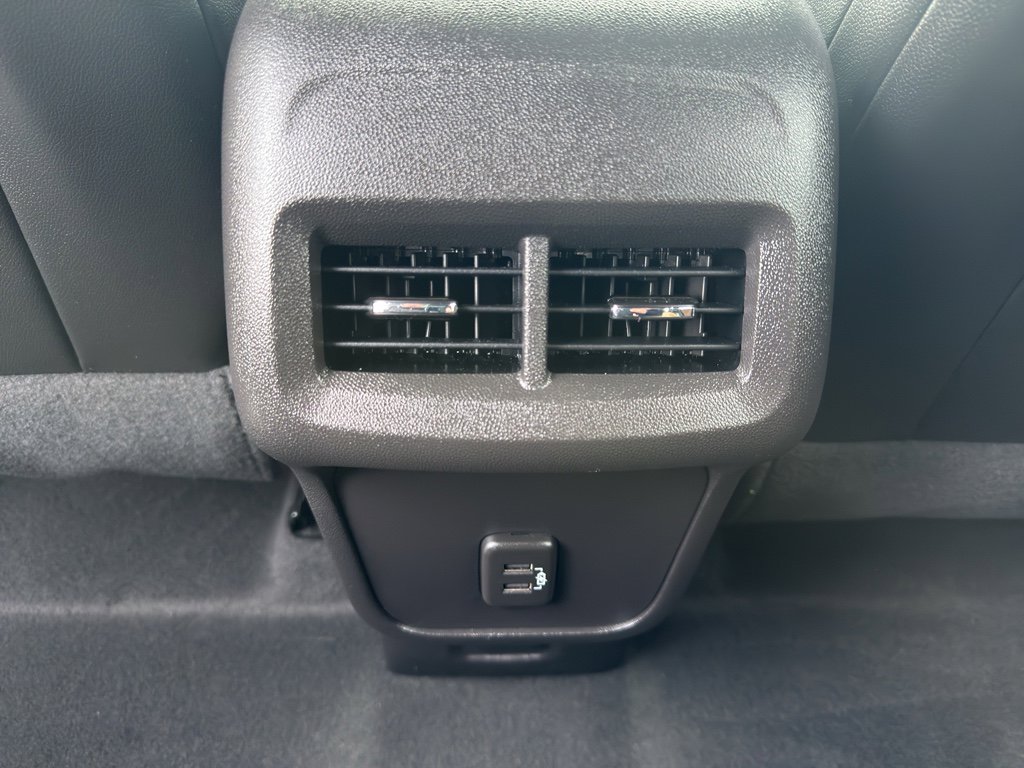 Used 2024 Chevrolet Equinox Premier image 36