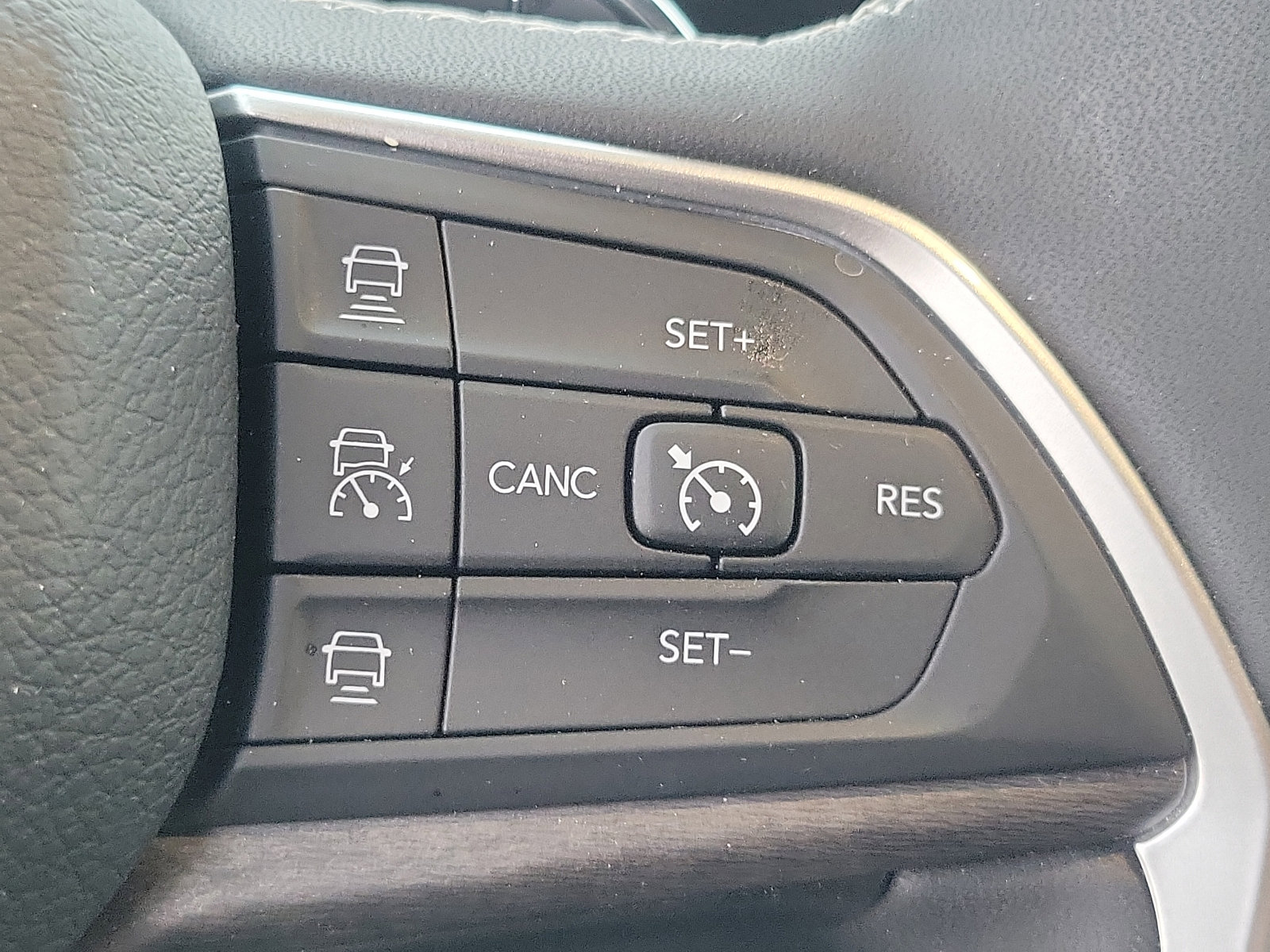 Certified 2023 Jeep Grand Cherokee Limited AWD/4WD image 22