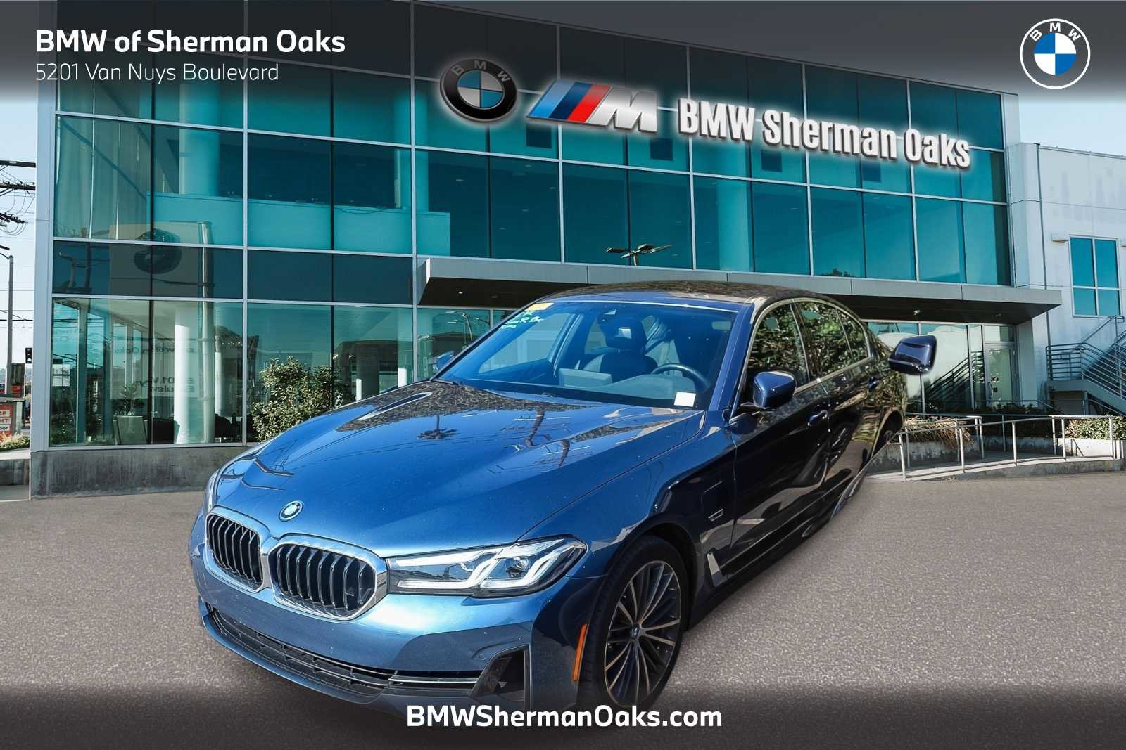 Certified 2023 BMW 530e w/ Convenience Package image 1