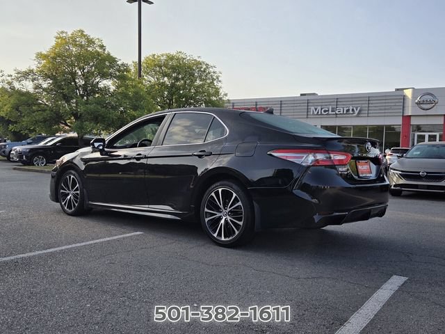 Used 2019 Toyota Camry SE w/ Convenience Package FWD image 3