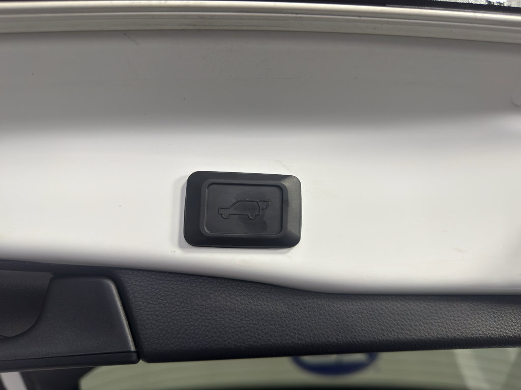 Used 2020 Toyota RAV4 XLE w/ Convenience Package image 37