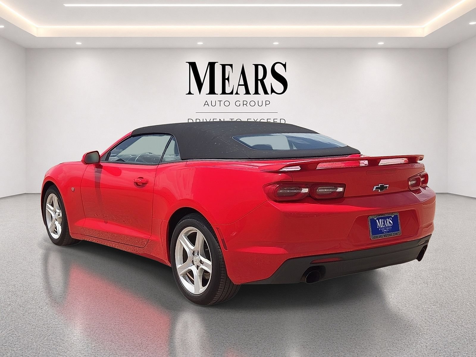 Used 2020 Chevrolet Camaro LT RWD image 3