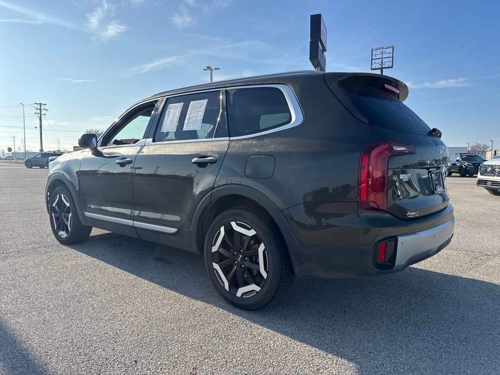 Used 2023 Kia Telluride S w/ S Sunroof Package image 4