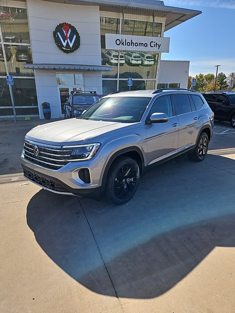 New 2026 Volkswagen Atlas SE image 1