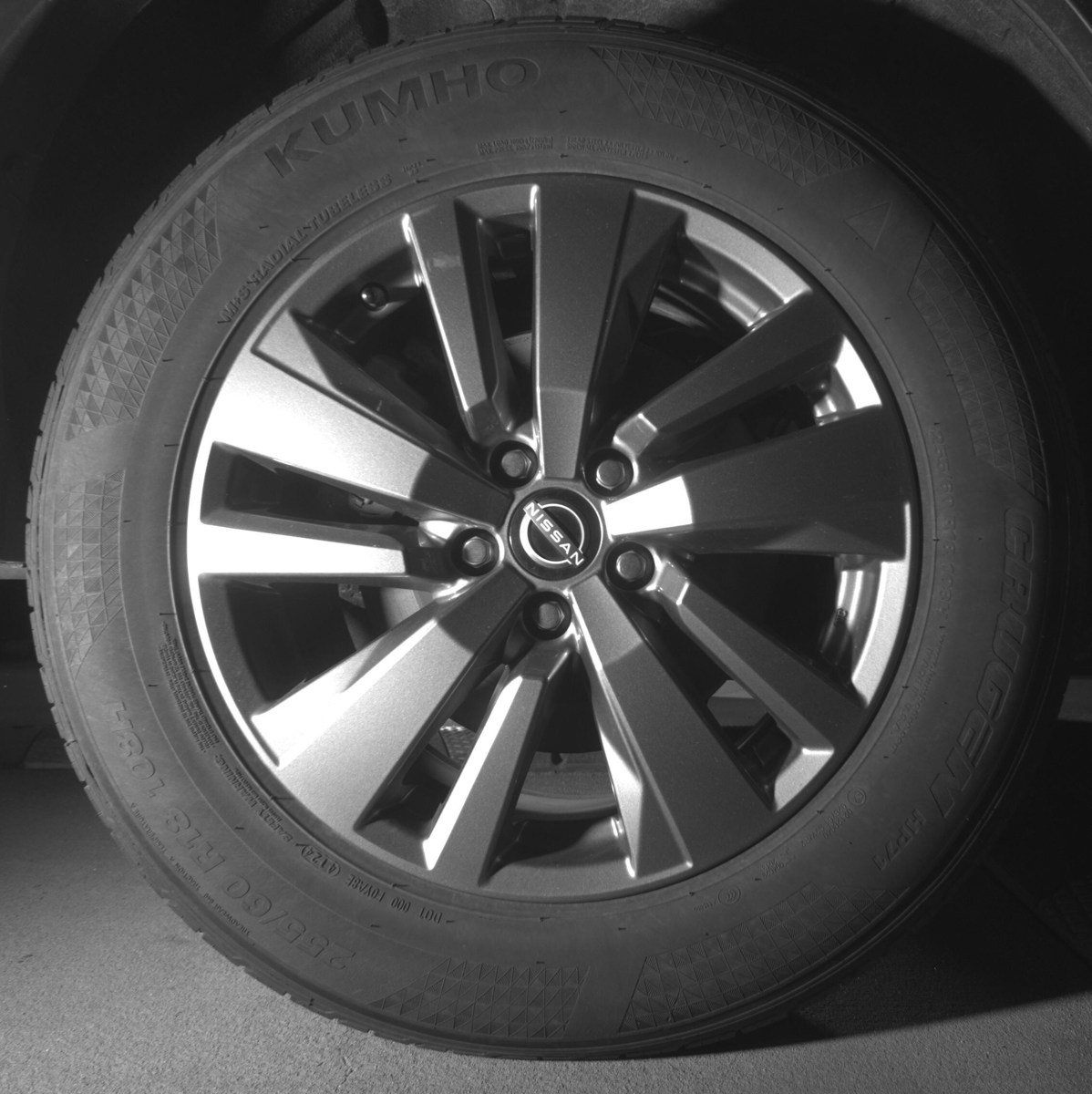 Used 2025 Nissan Pathfinder SV AWD/4WD image 12