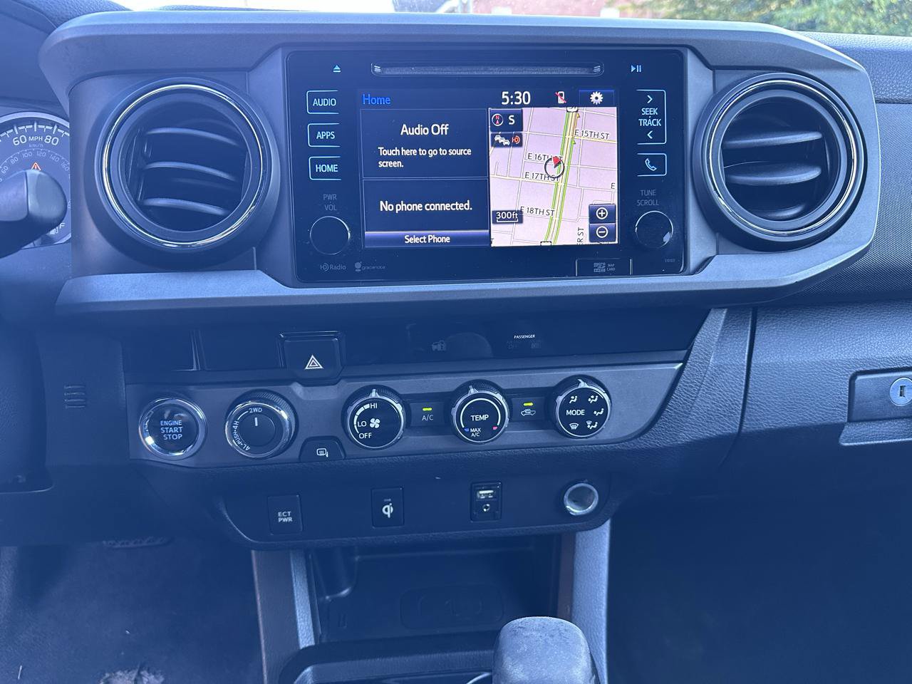 Used 2016 Toyota Tacoma TRD Sport w/ Towing Package AWD/4WD image 23