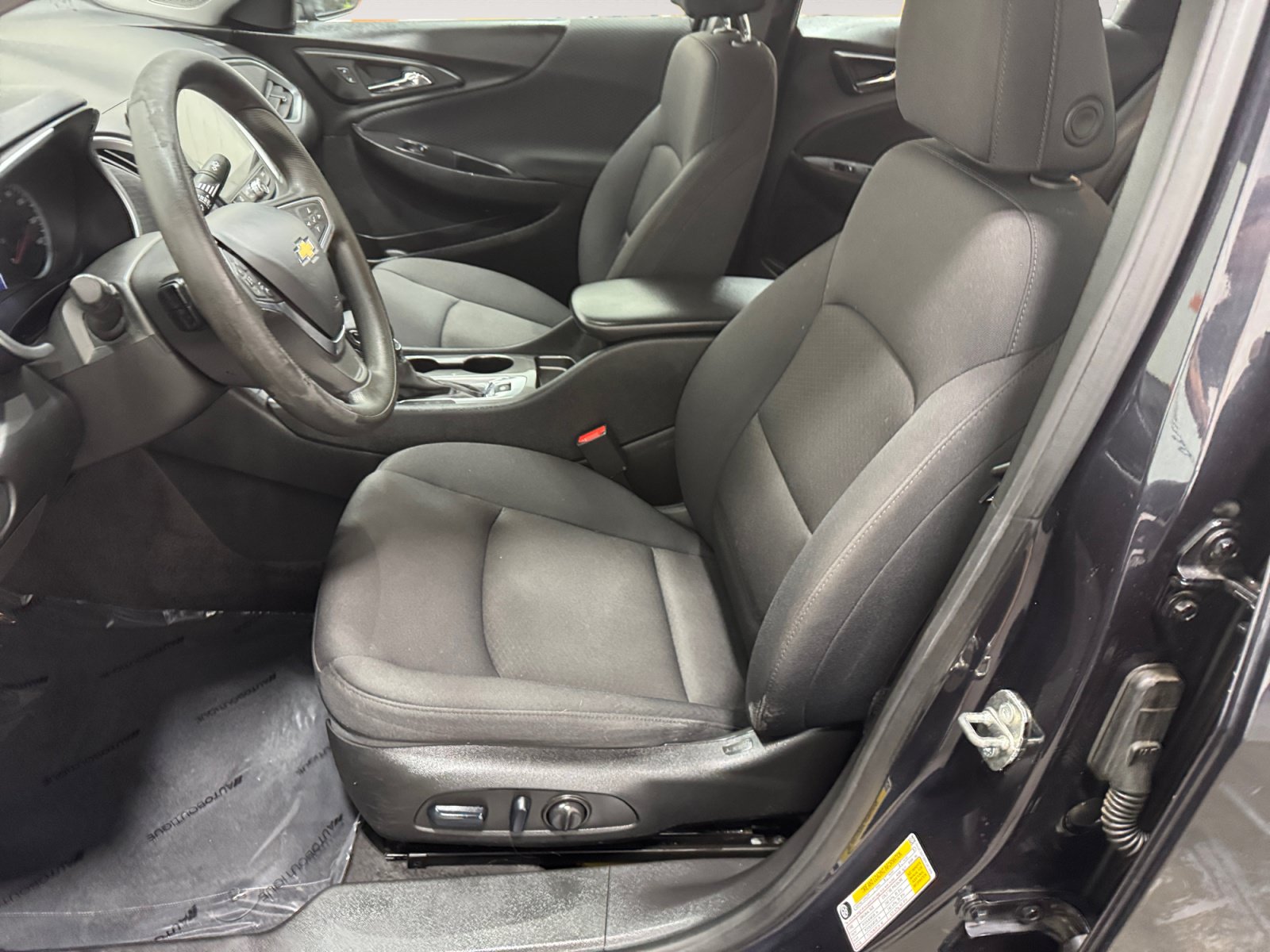 Used 2023 Chevrolet Malibu LS FWD image 10