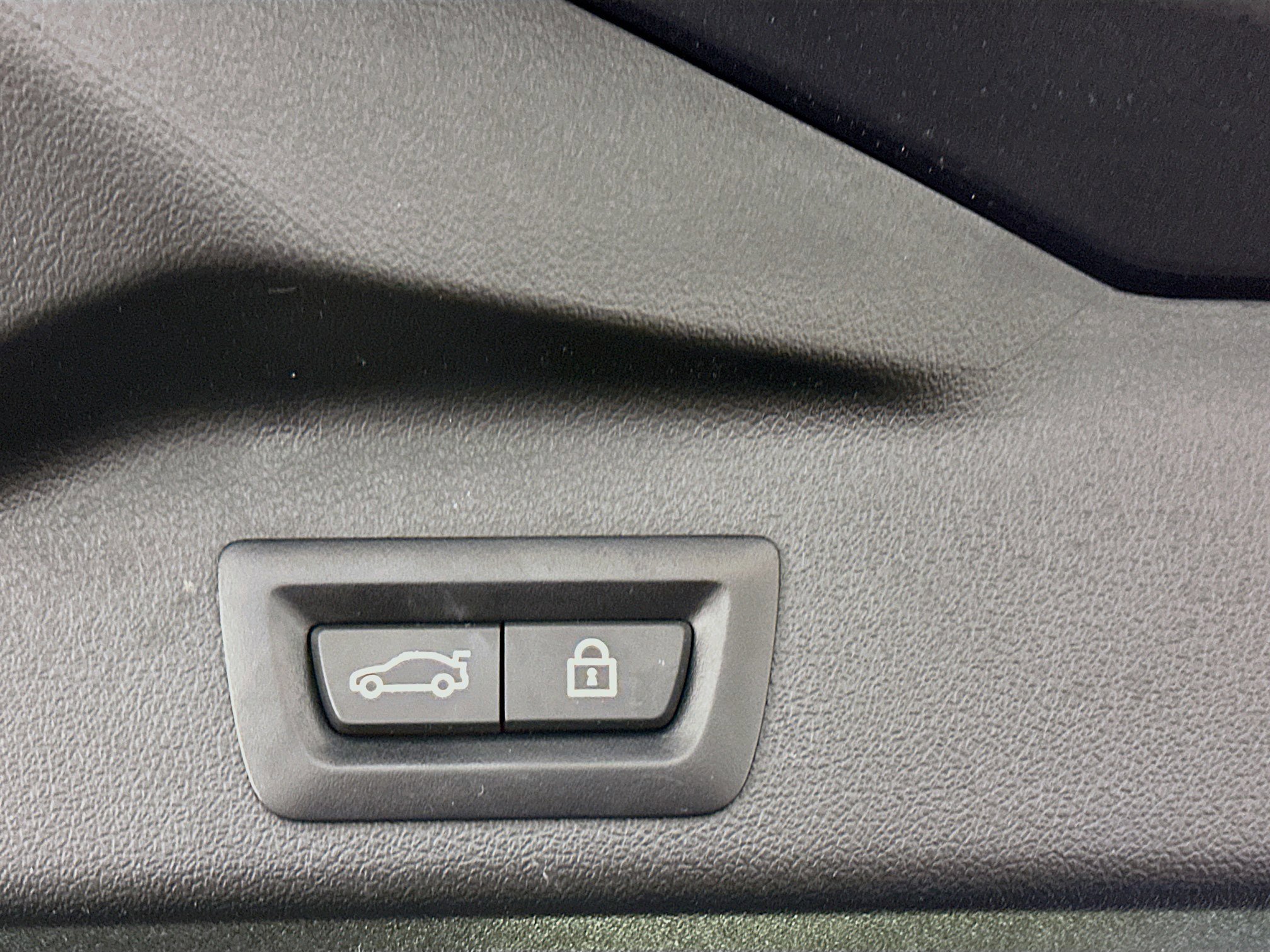 Used 2022 BMW X5 xDrive40i w/ Premium Package image 32