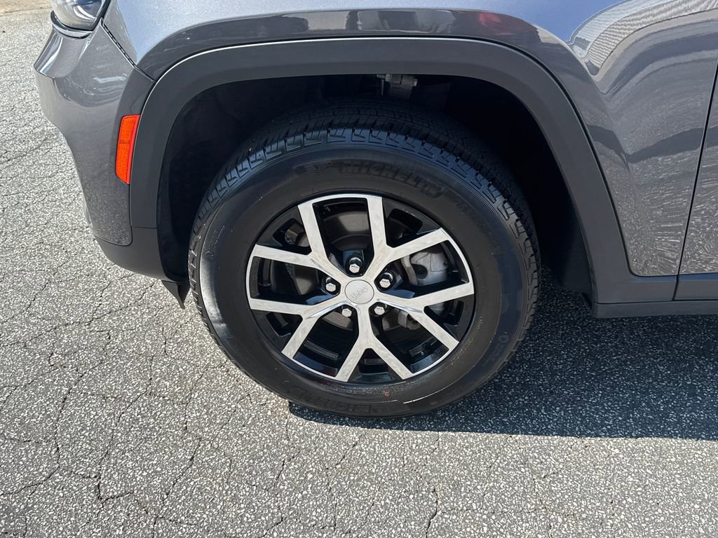 Used 2024 Jeep Grand Cherokee Limited image 11