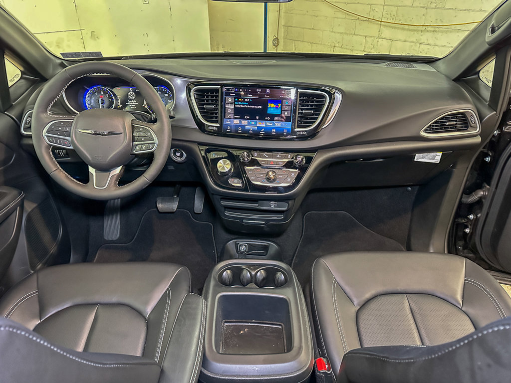 New 2026 Chrysler Voyager LX FWD image 27