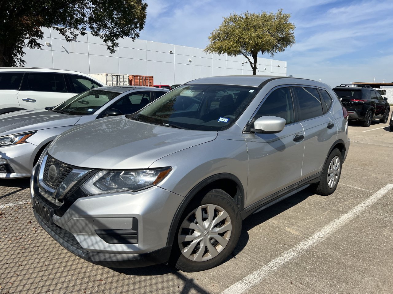 Used 2018 Nissan Rogue S FWD image 1